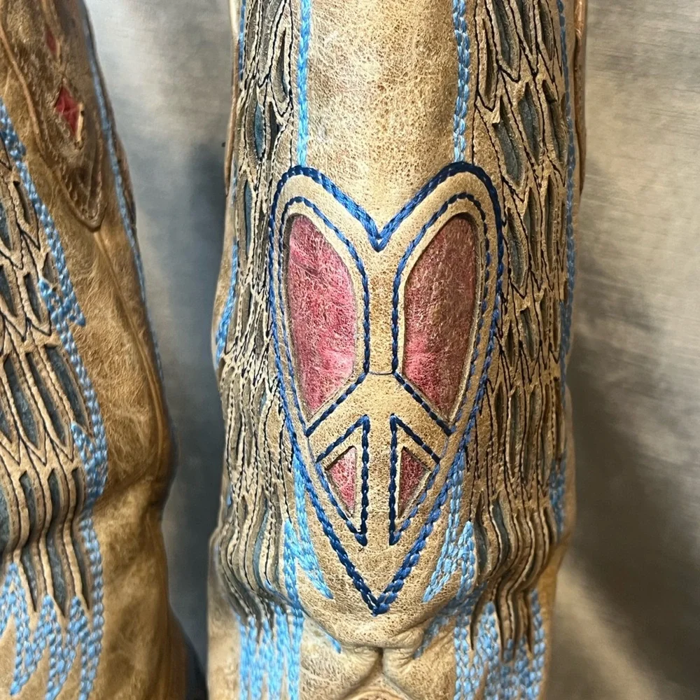 Corral Heart & Wings Leather Western Boots in Sand. Women's Size 8M. #9089 - Picture 5 of 14